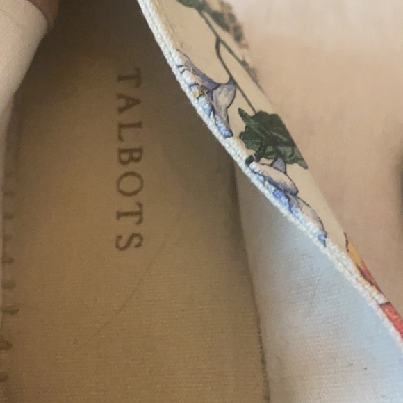 New never worn Talbots floral espadrilles - Picture 3 of 5